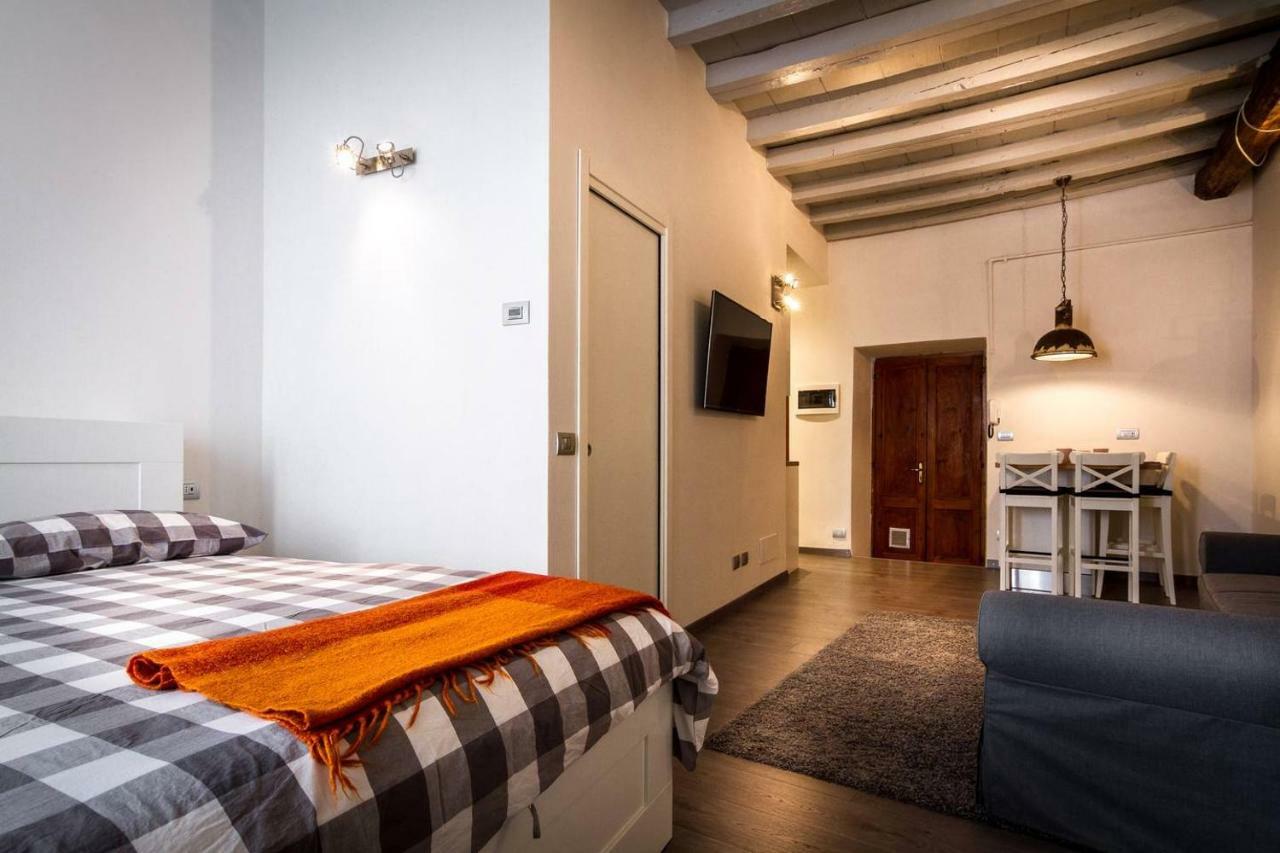 Апартаменти Joivy Chic Studio In Como Centre Екстер'єр фото